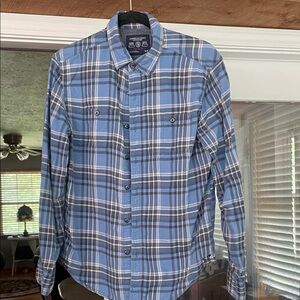 American Eagle Outfitters Blue Plaid Casual Button Down Shirt